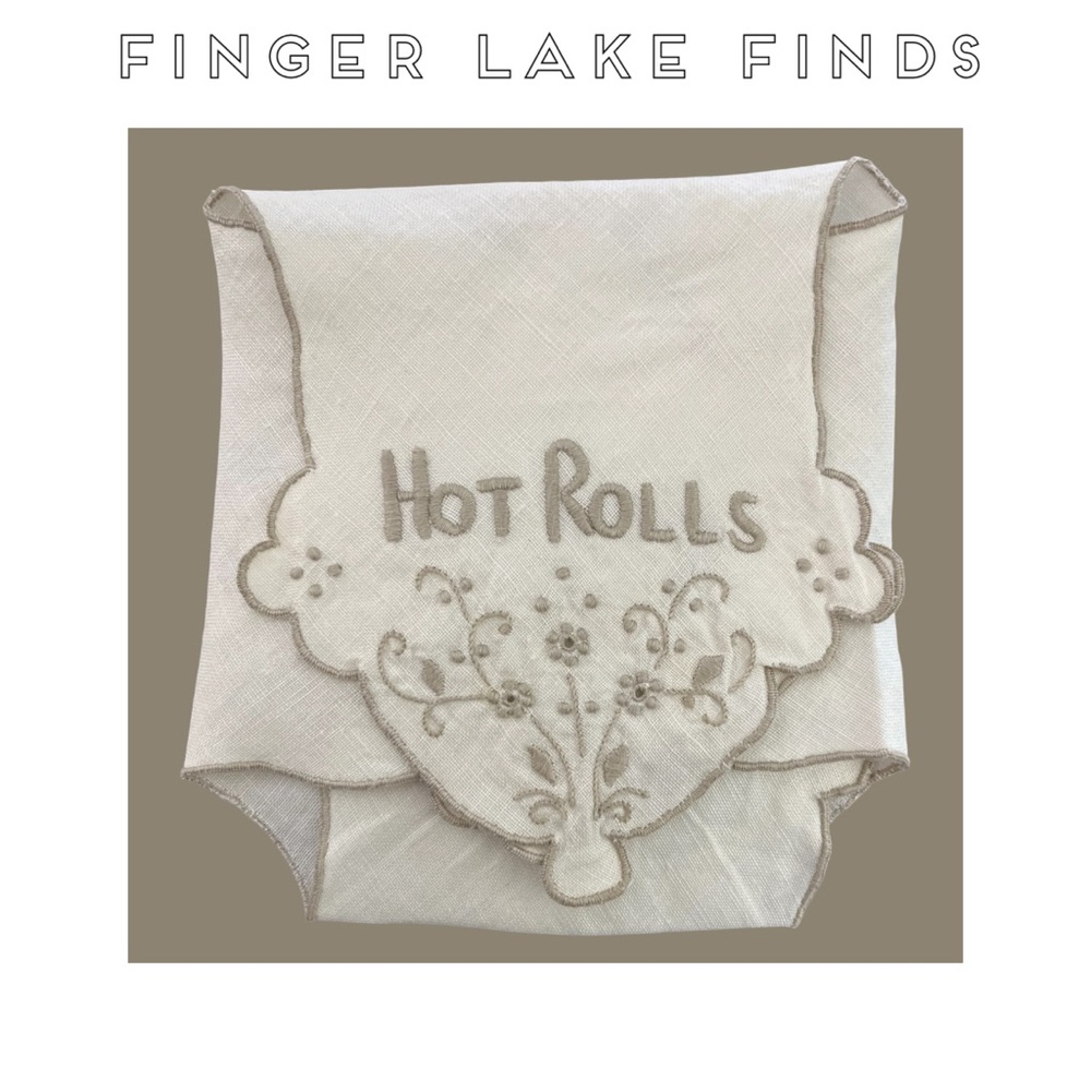Vintage Linen "Hot Rolls" Roll Warmer